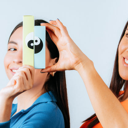 Resultados antes y después de usar Yin Yang Power, el combo perfecto de máscara y sérum vegano para pestañas impactantes